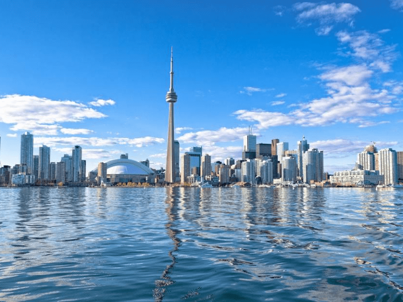 【2025年最新版】カナダワーホリ（ワーキングホリデー）完全ガイド｜2回応募も可能！初めてでも安心